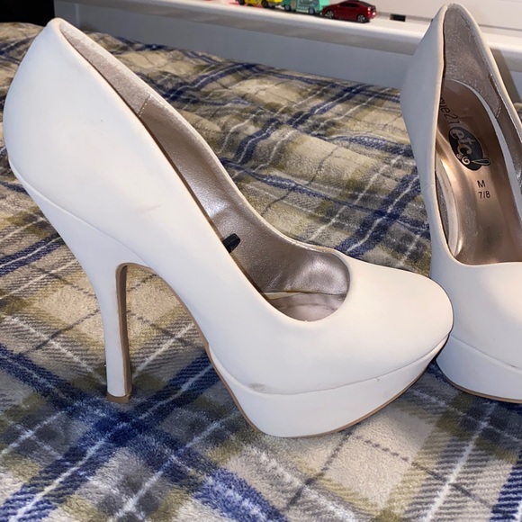Platform heels - Picture 2 of 3